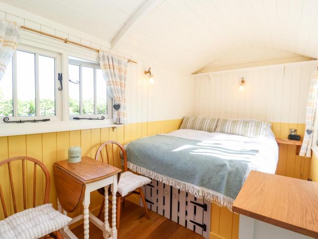 Shepherds Hut at The Hollies Images_2