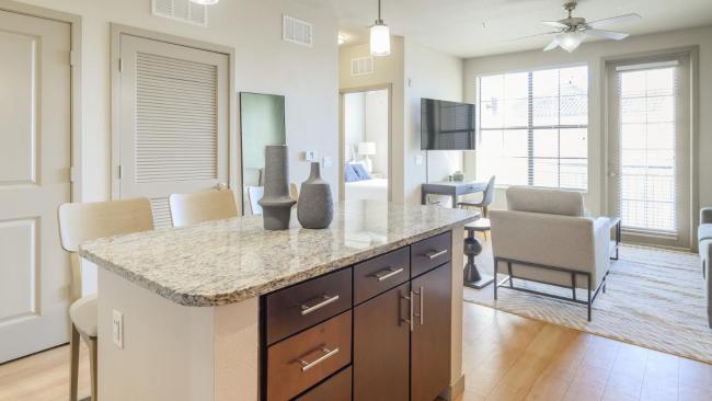 Modern Apartment in Prime Location ID8201X11 Images_5