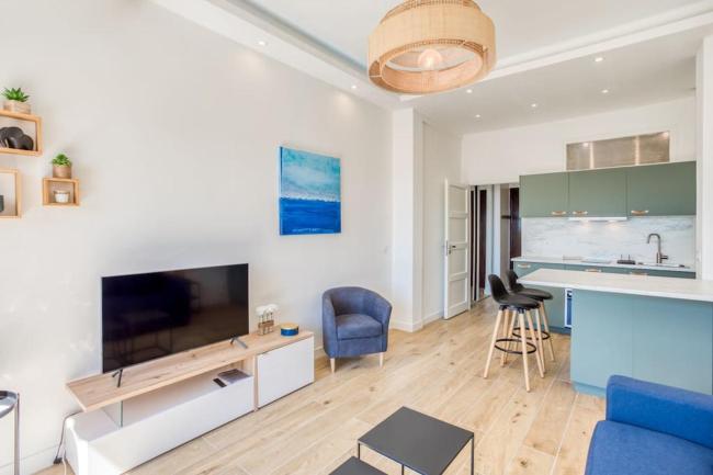 #43 Design Studio Terrace AC Wifi Sea View 1min Beach Images_4