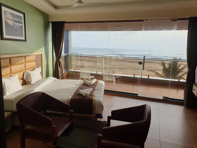 The Oceanic Beach Front - Beach Hotel Images_1
