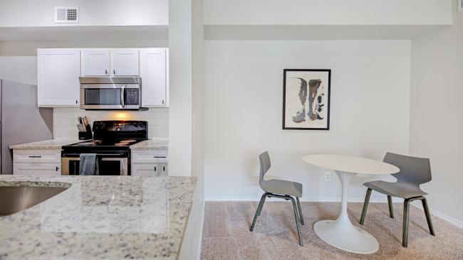 Modern Apartment in Prime Location ID5315 Images_5