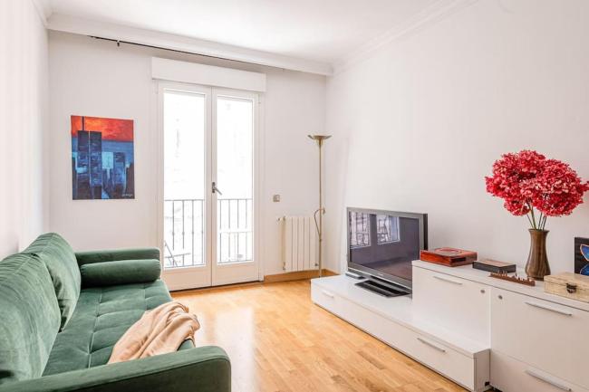 Beautiful flat with pool in the center-S-MARC Images_3