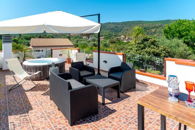 APPARTAMENTO CON TERRAZZI PANORAMICI E IDROMASSAGGIO Images_3