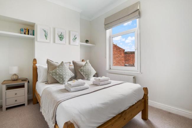 Stylish Home Near City Centre - Pass the Keys Images_5
