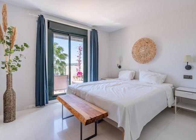 Lovely Golf apt in Casares and Finca Cortesin Images_3