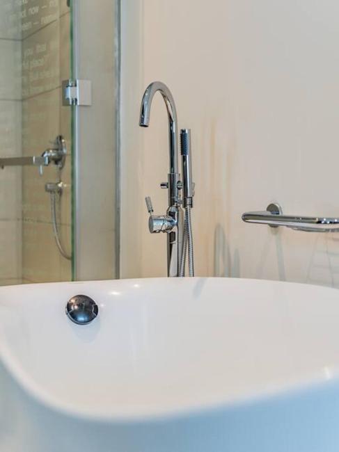 Elegant Escape : 3BHK with Captivating Views Images_2