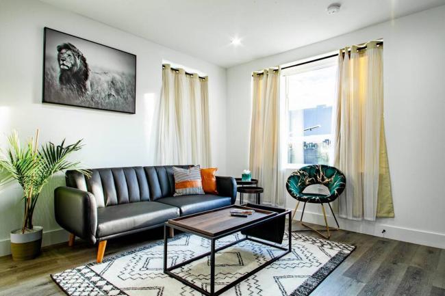 Roomy 2-BR 2-Bath 3-Blocks to H St Corridor Images_1