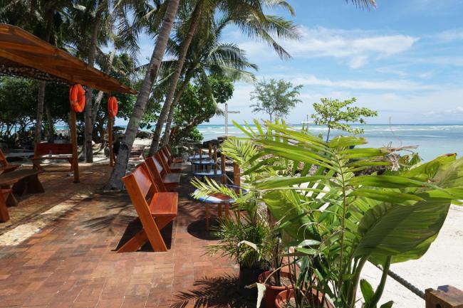 L Cafe Restobar & Lyn's Guest House Images_2