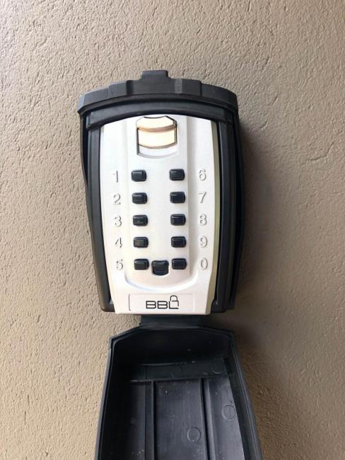 Leopard Tree Cottage Images_5