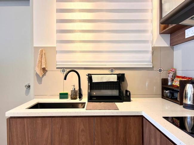 Cityscape Urbanite Getaway: 2BR with Infinity Pool Images_4