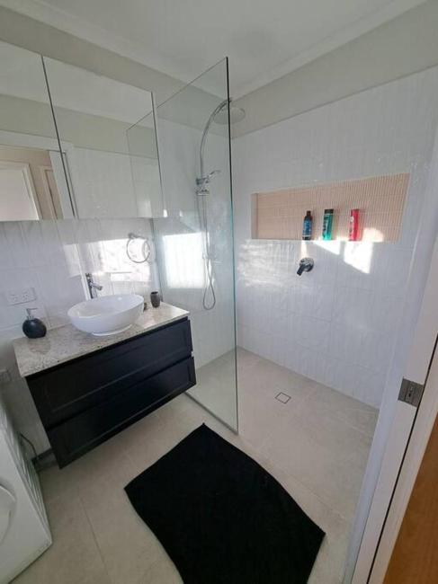 Quiet house near beach with smart lights, spa and pool Images_4