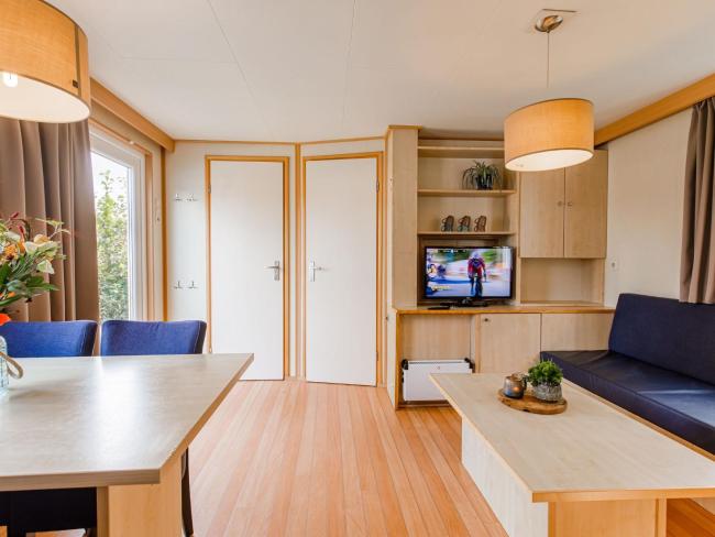 Nice chalet in a holiday park with swimming pool, on the Leukermeer Images_5