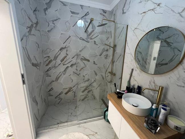 Luxury apartment complex ZigZag Images_5