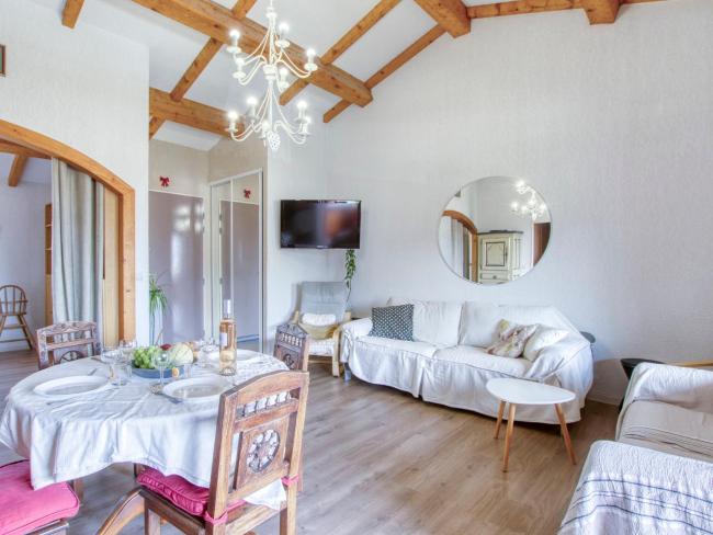 Apartment Le Pré Bleu by Interhome Images_3