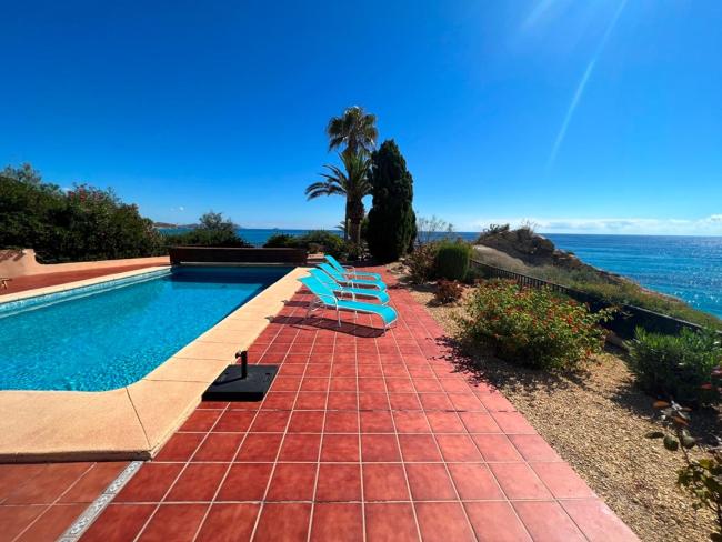 Villa on the 1st line of the sea with private pool! Casa la Chamba Images_3
