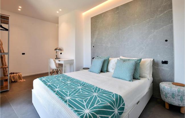 Gorgeous Apartment In Trappeto With Wifi Images_3