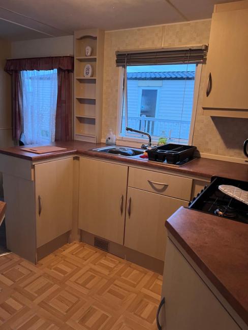 S422 Golden Palm 8 Berth Caravan Images_4
