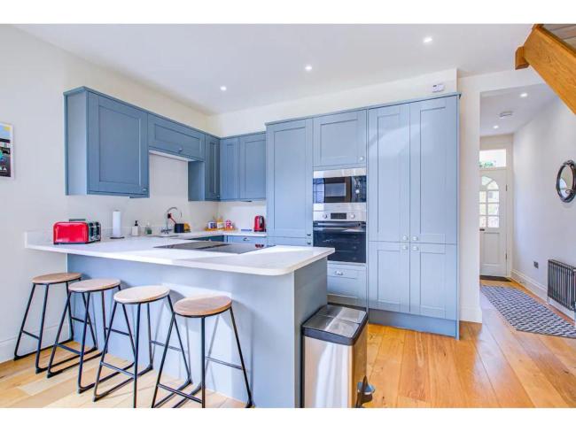 Pass the Keys Stunning house in Leigh Images_5