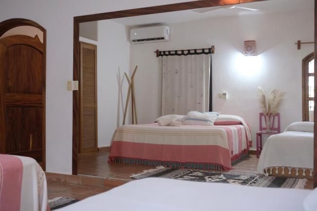 Stylish and huge apartment by the beach Images_3