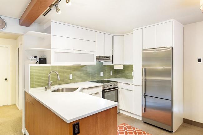 Silverglo 206, Condo with Mid-Century Modern Decor, Upgraded Kitchen and Access to Pool Images_2