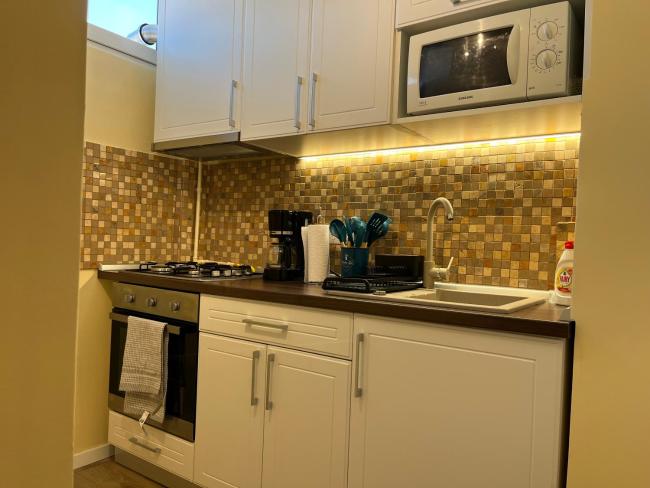 Quiet flat with balcony, free parking included Images_1