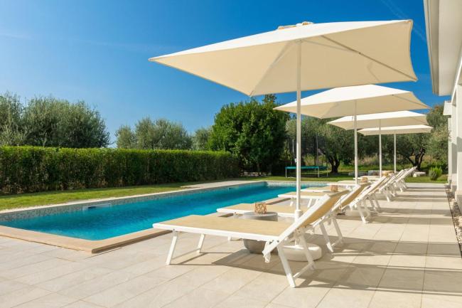 Modern villa Oliveti with pool and grill in Porec Images_1