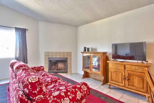 Four Little Bears with AC, 15 mins. to lake and resort Images_4