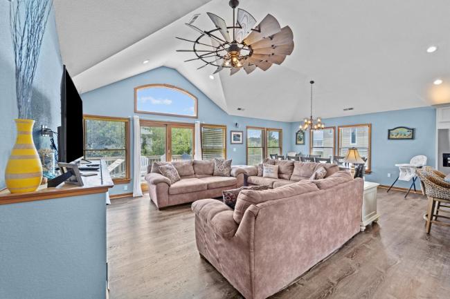 1090 - Catch Me N Corolla by Resort Realty Images_4