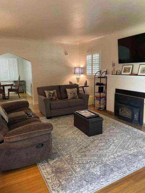 Quaint Kern Place Home Images_4