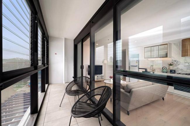 Chic 1BR1B w BBQ, GYM, walk to Box Hill Central Images_4