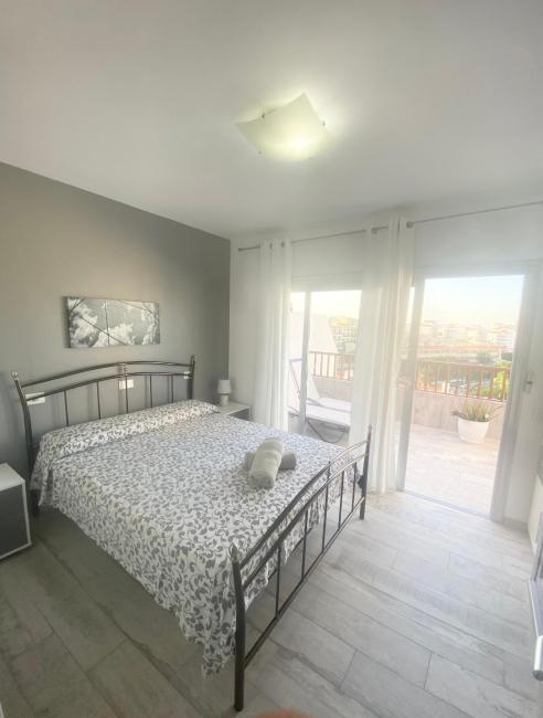 Ocean Park 7th floor sea and pool view Images_3