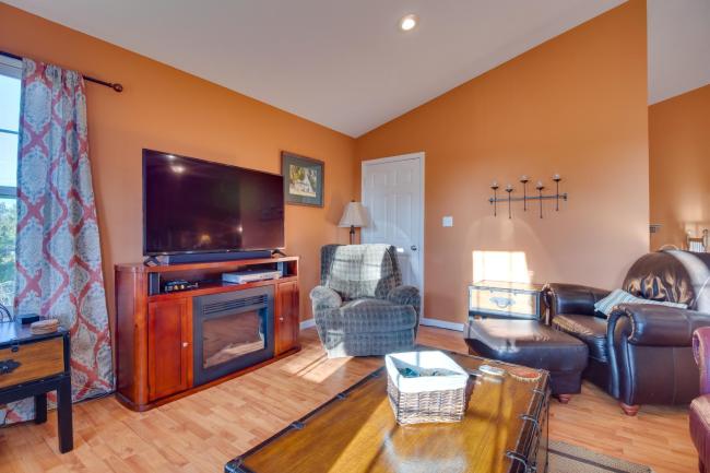 Spacious Family Home with Norfork Lake Views! Images_4