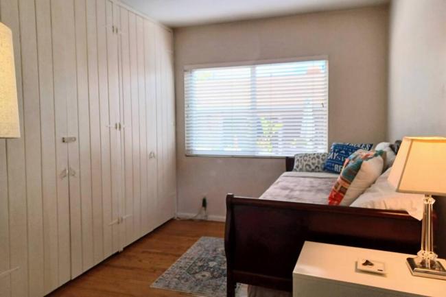 Relax MB! Newly Updated 4BR/2BA Spacious, Excellent Location Images_5