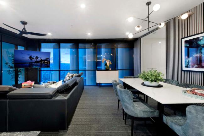 Level 39 Ocean Spa Apartment - Circle On Cavill - Self Contained, Privately Managed Images_3