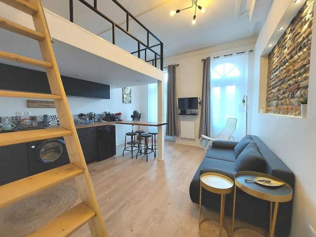 Toulouse centre Compans Caffarelli Superbe Studio Images