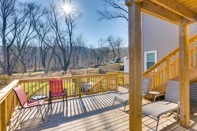 Walkable Downingtown Studio with Spacious Deck Images_2