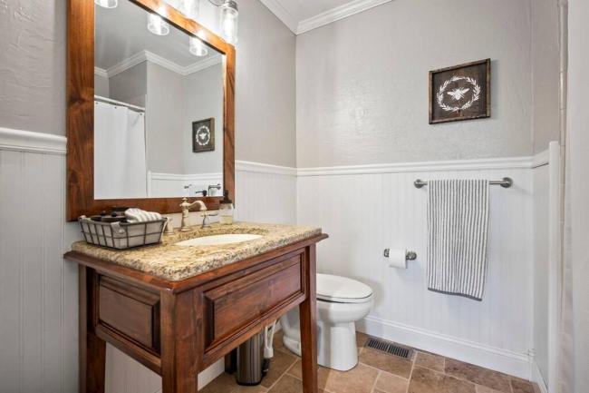 Pet-Friendly, Flexible Extensions, Sleeps 10+ Images_1