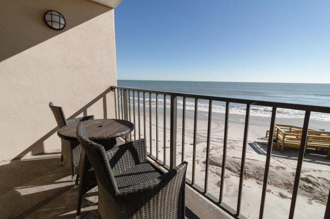 Explore Treasures Oceanfront Tower King Rm 3rd FL Images_1