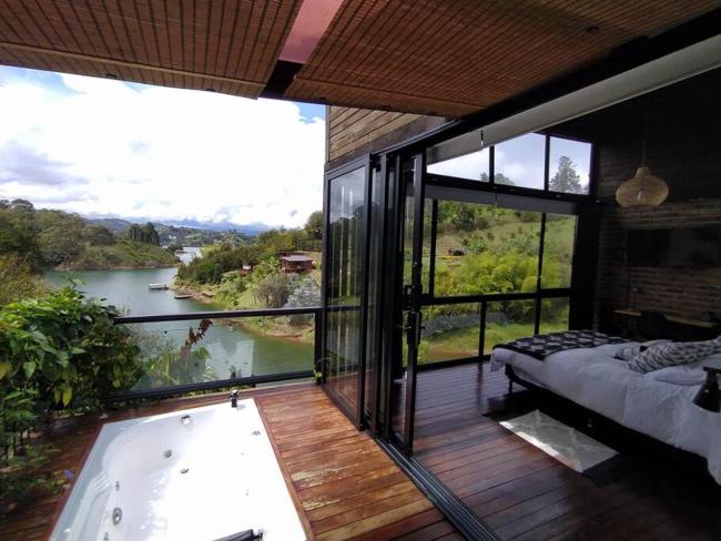 Cabaña con jacuzzi y acceso al embalse - Portum II Images_1
