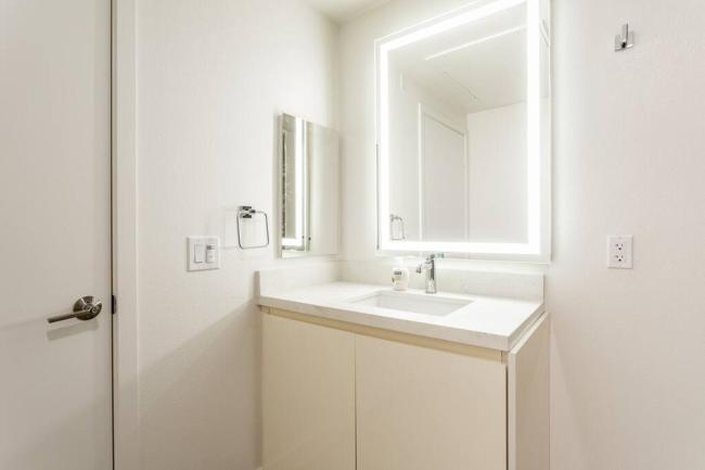 1 BD Unit at the center Ktown Images_5