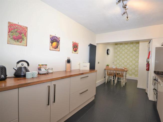 3 bed property in Brixham BX085 Images_3