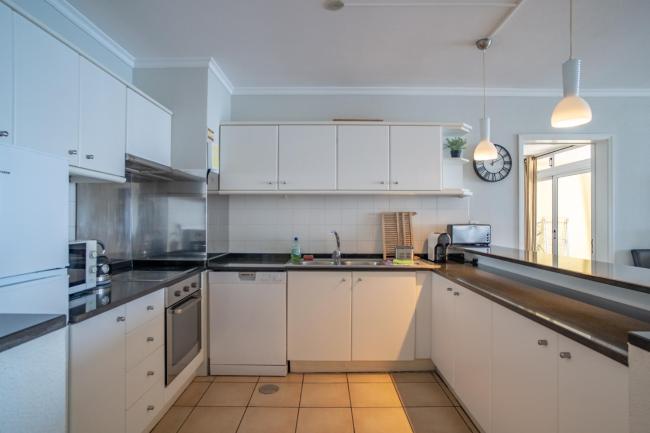 Antony Apart. With Direct Acess to Praia Formosa Images_4