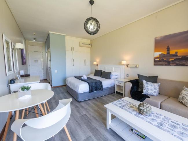 Unit 261 Brookes Hill Suites Images_1