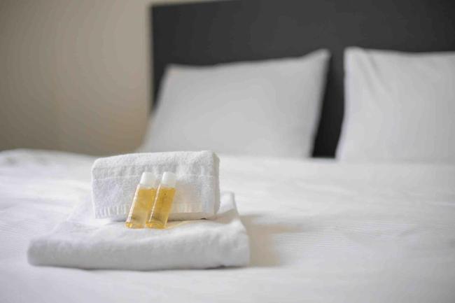Urban Oasis with Queen Bed and View BE-33 Images_4
