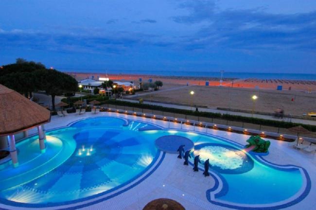 Modern beachfront flat in a residence with pool Images_3