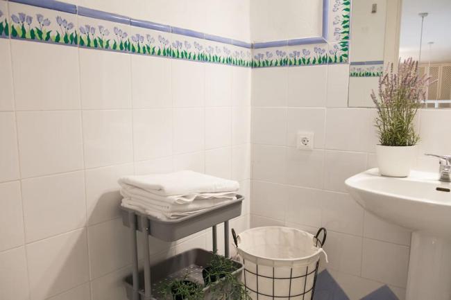 Idyllic & loveliest Apt with patio.Private parking Images_4