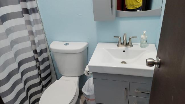 Spacious Studio walking distance to the Ocean, Unit 1 Images_4