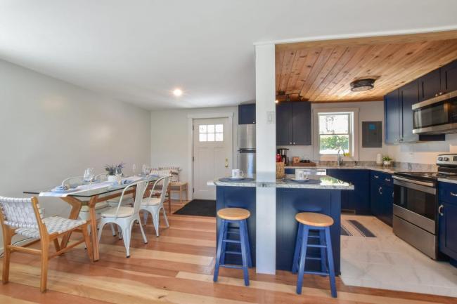 5 Min Drive to Fisher Beach and Pamet Harbor Images_3