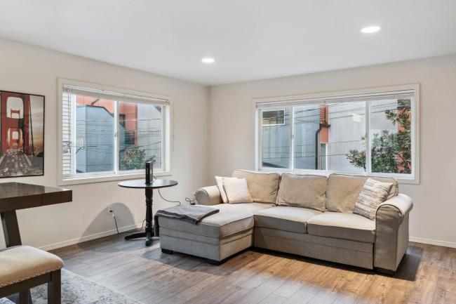 2BR Seattle Oasis - A Short Stroll to Light Rail Images_2