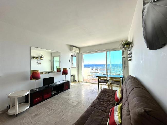 HYEBER Studio pour 2 personnes avec vue mer panoramique, sur le port d'Hyères Images_2